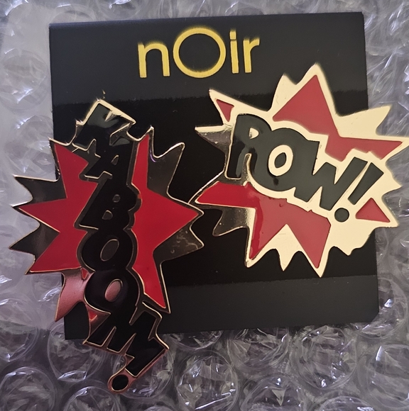 NWT NOIR X DC COMICS  COMIC EARRINGS G2 #184 - Picture 1 of 2